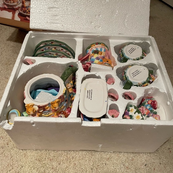 Springtime Ceramic Tea Set - Picture 11 of 11